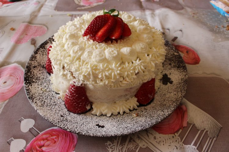 torta-panna-fragole-senza-glutine-nichel