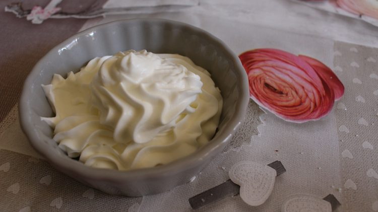 mousse-yogurt-greco-senza-nichel-glutine