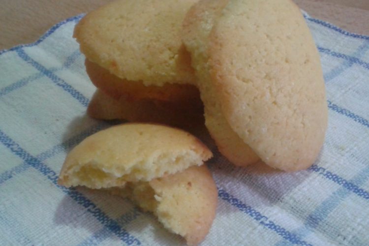 biscotti-con-la-fecola-il-pizzico-di-sale