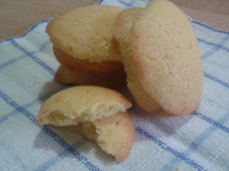 biscotti-con-la-fecola-il-pizzico-di-sale