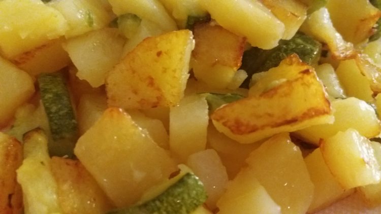 patate-zucchine-padella-ricetta-veloce