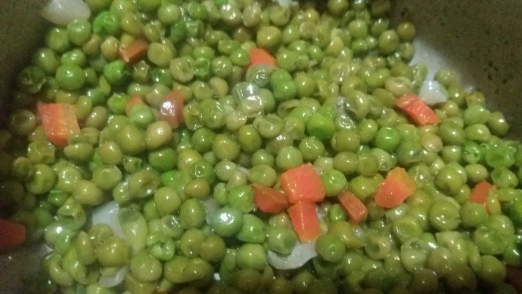 piselli-carote-ricetta