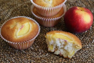 muffin-alla-pesca-con-farina-di-riso