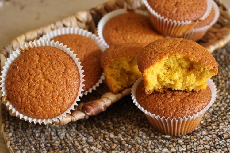 tortine-carote-mandorle-ricetta