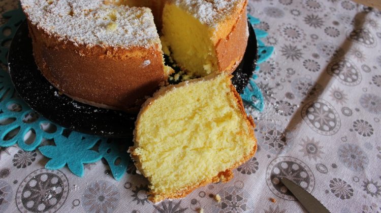 Chiffon-cake-senza-glutine-nichel-lattosio-il-pizzico-di-sale