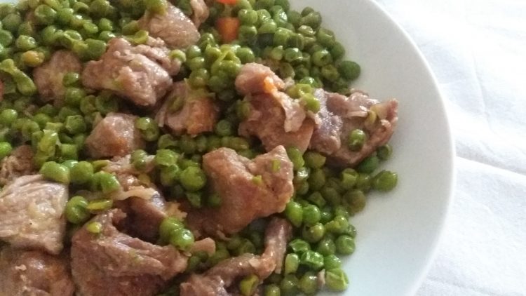 spezzatino-di-carne-piselli